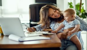 5 retos de ser mamá y emprendedora y cómo superarlos