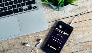 Conoce los podcasts que te brindan las herramientas y el empuje necesario para emprender