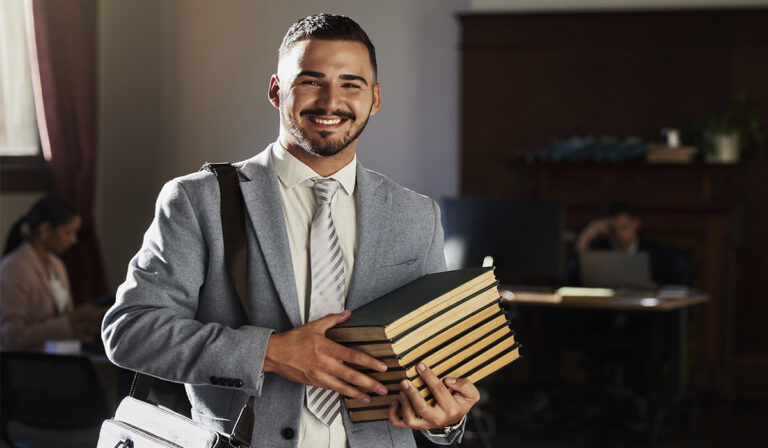 ¿Te graduaste en Derecho? Conoce estas opciones de posgrado