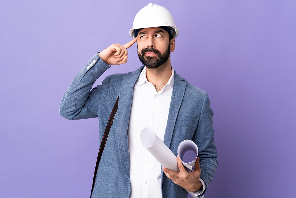 Estudiante de ingeniería analizando opciones de maestrías para ingenieros en México para impulsar su carrera profesional.