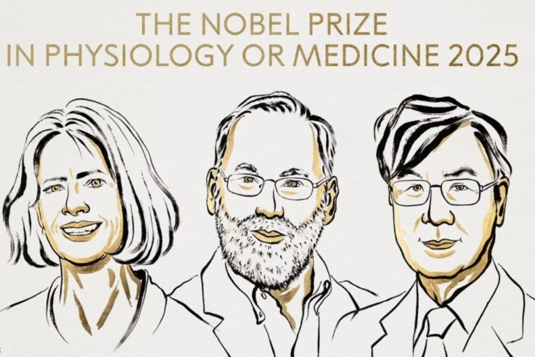 Retrato grupal de los galardonados Mary E. Brunkow, Fred Ramsdell y Shimon Sakaguchi, ganadores del Nobel de Medicina 2025 por sus innovadores estudios de los nobel de medicina sobre las células T.